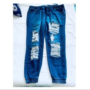 Plus size Ripped boyfriend jeans